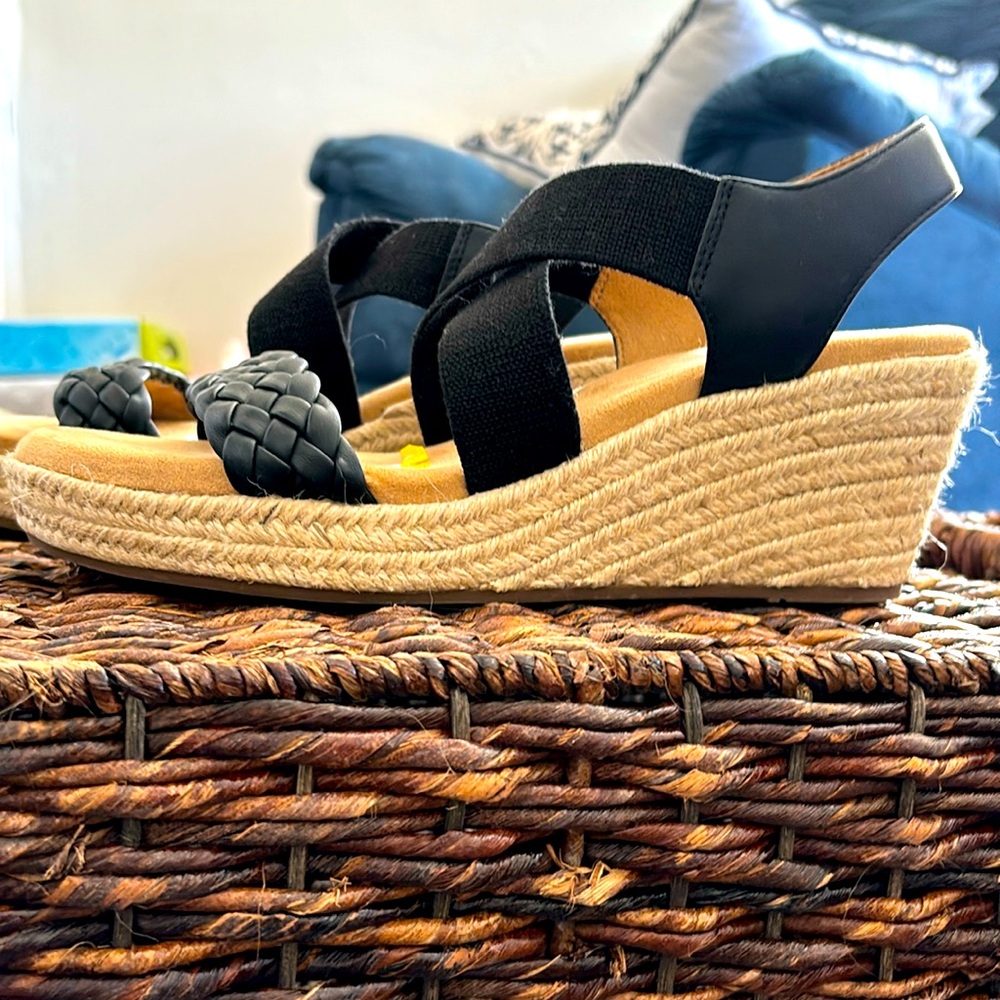 Like new sandals